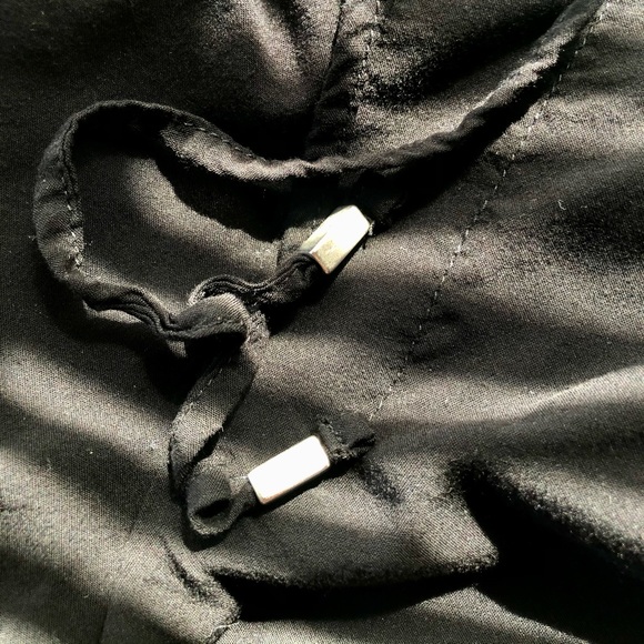 Black Cloth Drawstring Shorts with Pockets - Picture 4 of 6
